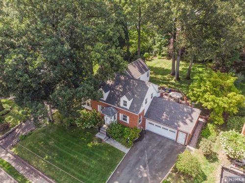 460 Summit St, Ridgewood, NJ 07450-1530