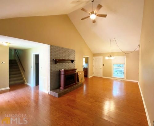 656 Watson St, Toccoa, GA 30577-1959