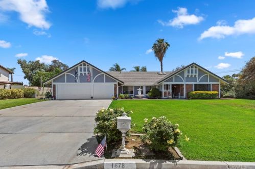 1678 Southport Dr, Riverside CA  92506-5449 exterior