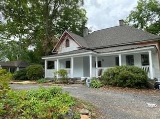 16 3rd St, Newnan, GA 30263-2733