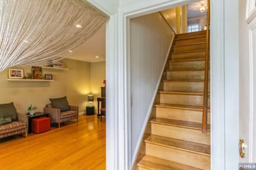 85 Morningside Ave, Cresskill, NJ 07626-1513