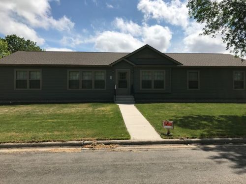 211 5th Ave, Hankinson, ND 58041-4003