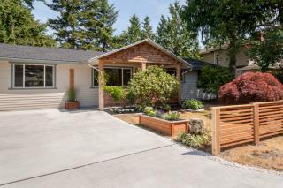 1024 151st Ave, Bellevue, WA 98007-5815