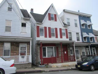94 Mercer St, Delaware Park, NJ 08865-3011