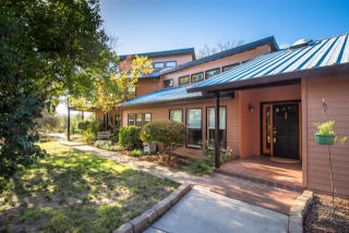 15945 Frontiersman Dr, Redding, CA 96001-9762