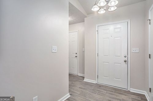 5858 Mistyview Dr, Rex GA 30273-1153 exterior