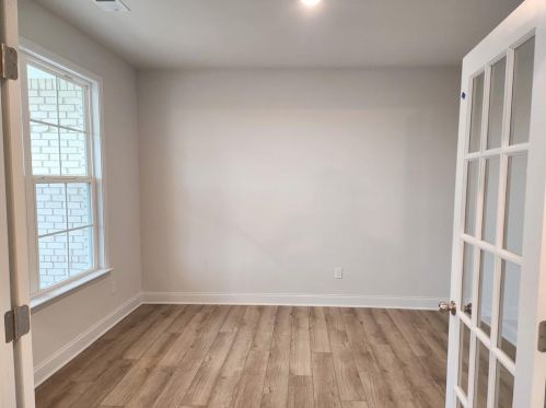 213 Carmichael Dr, Holly Springs, GA 30115