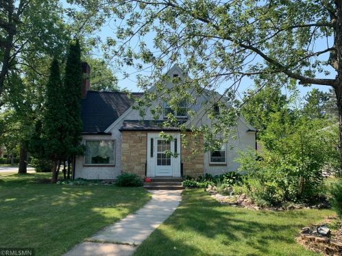 422 Bluff Ave, Brainerd, MN 56401-2651