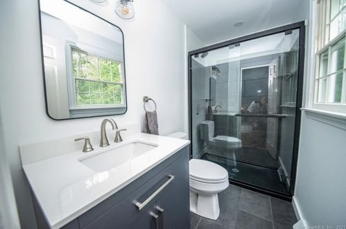 6 Shady Dell Ln, Somers CT  06071-2136 exterior
