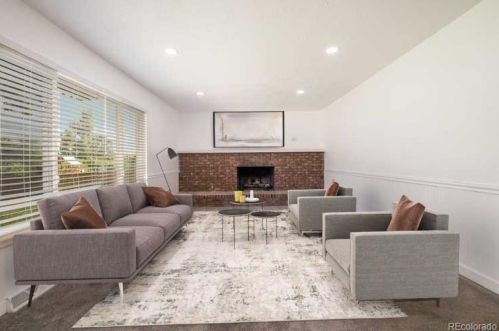 8002 Hinsdale Pl, Englewood, CO 80112-1829