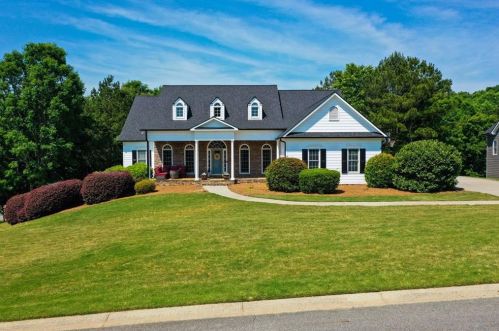141 Sweetwater Creek Trl, Holly Springs, GA 30114-9083