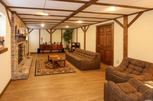 11925 Brookglen Dr, Sandy UT 84092-7149 exterior