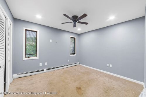 206 Red Hl Rd, Middletown NJ 07748-2408 exterior