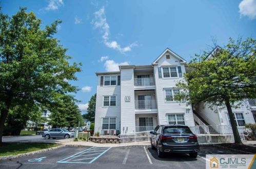 1333 Waterford Dr, Edison NJ  08817-1928 exterior