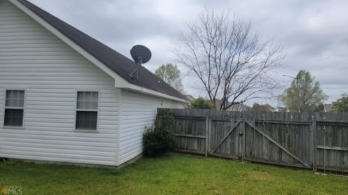 306 Eagles Landing Trl, Warner Robins GA  31093-1182 exterior
