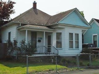 1103 Mill St, Roseburg, OR 97470-3406