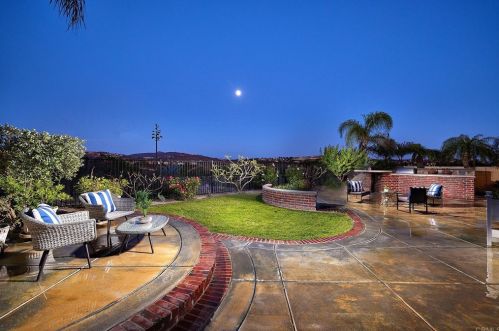 6336 Montecito Dr, Carlsbad, CA 92009-3075