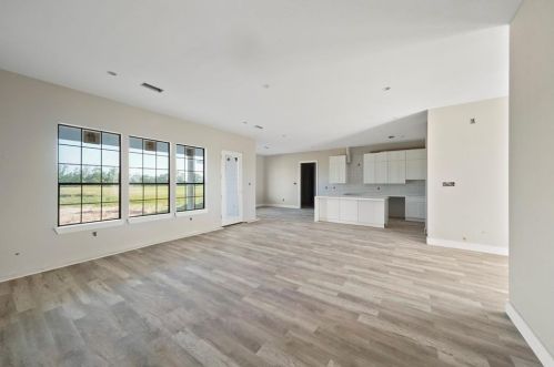 519 Chuckwagon Trl, Angleton TX 77515 exterior