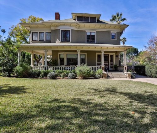 924 Center St, Redlands, CA 92373-6735