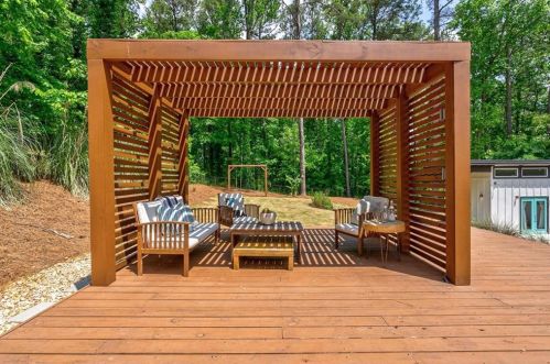 3878 Foxford Dr, Atlanta GA  30340-4407 exterior
