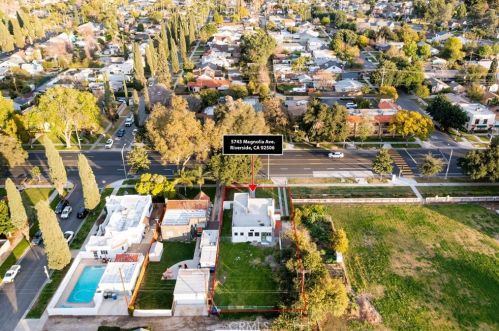 5743 Magnolia Ave, Riverside CA  92506-1824 exterior