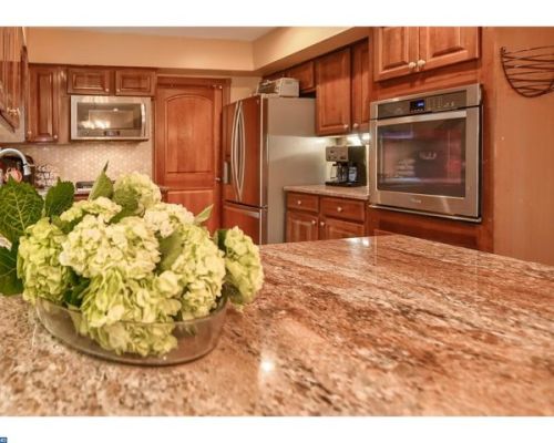 2 Mercator Ln, Willingboro, NJ 08046-3126