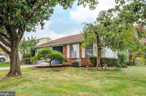 19 Cottage Ln, Columbus, NJ 08022-1060