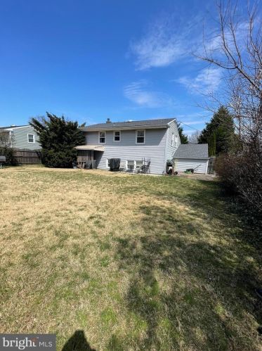 150 Cardinal Dr, Gloucester, NJ 08031-1113