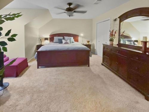 221 Pecan Est Rd, Angleton TX 77515-8463 exterior