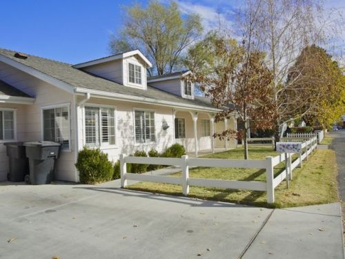 457 Yaney St, Bishop, CA 93514-2421
