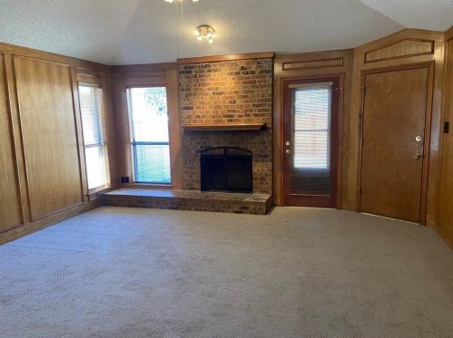 2117 Cordoba Dr, Carrollton TX  75006-1881 exterior