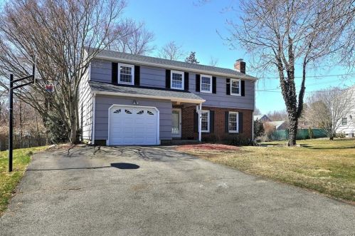 322 Woodruff Rd, Milford, CT 06461-2233