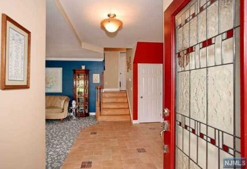 665 Ellen Pl, Oradell, NJ 07649-1433