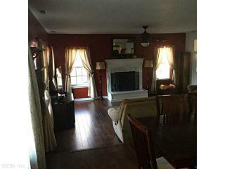 806 Brentwood Dr, Norfolk VA  23518-3610 exterior