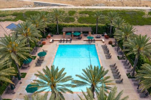 105 Coyote Brush, Irvine CA  92618-8873 exterior