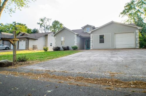 3787 Westchase Dr, Marietta, GA 30066-2581