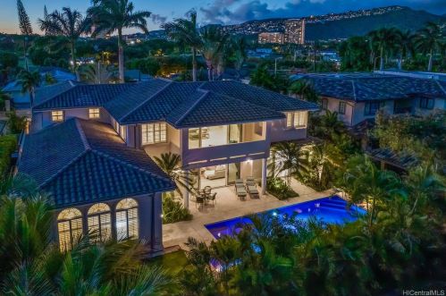 4753 Farmers Rd, Honolulu HI  96816-5443 exterior