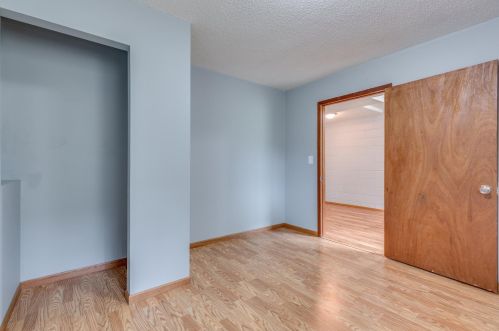 4464 Cinnamon Ridge Trl, Saint Paul MN  55122-2385 exterior