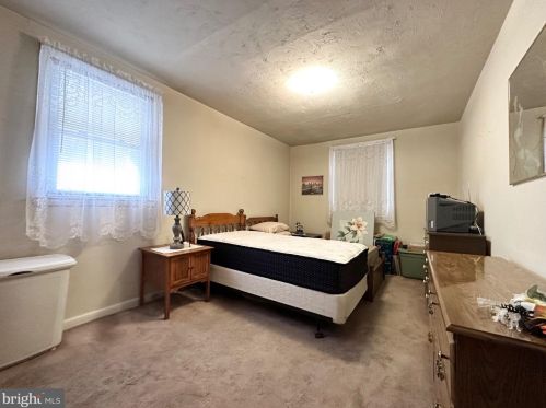 1113 Hunting Park Ave, Philadelphia PA 19140-2830 exterior