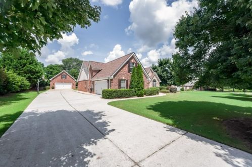 1041 Solitaire Ct, Bogart, GA 30622-1976