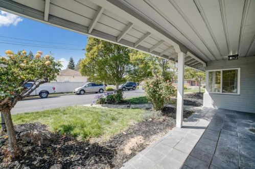 1698 La Bonita Way, Concord CA  94519-1924 exterior