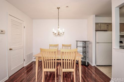 1737 Waterford Dr, Edison NJ  08817-1909 exterior