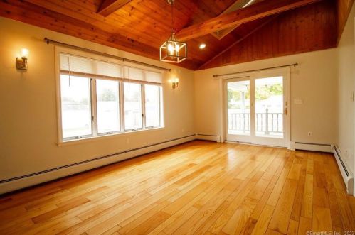 32 Laurel St, Southington CT  06489-1226 exterior