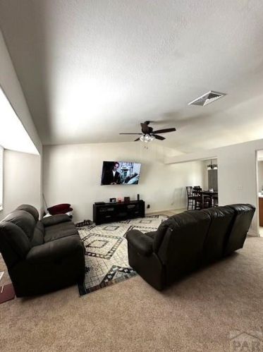 299 Falcon Dr, Pueblo, CO 81007-1684