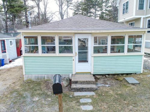 4 Norton Avenue Ext, York, ME 03909-6427