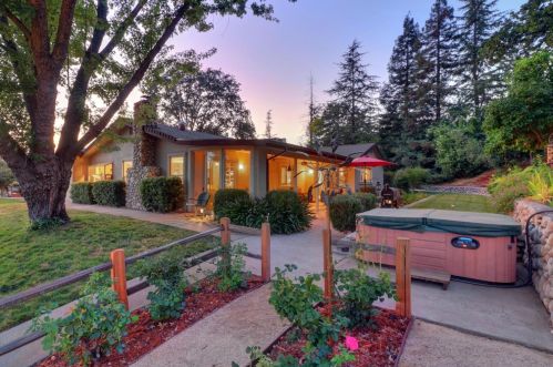 8024 Peerless Ave, Citrus Heights, CA 95662-2241