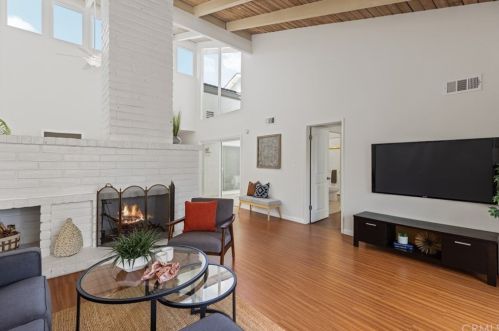 20 Spicewood Way, Irvine CA  92612-2721 exterior