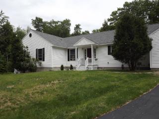 292 Old Bennington Rd, Greenfield, NH 03047-4111