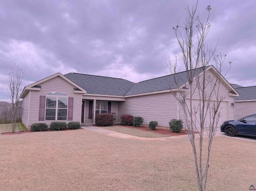 121 Raymond Cir, Warner Robins, GA 31088-2364