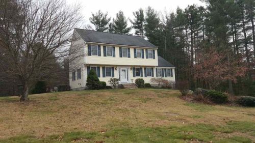 4 Shelly Dr, Pelham, NH 03076-2235